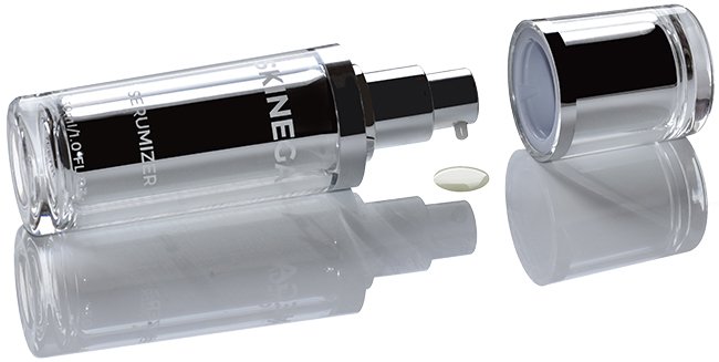 SKINEGA Serumizer bottle and formula detail